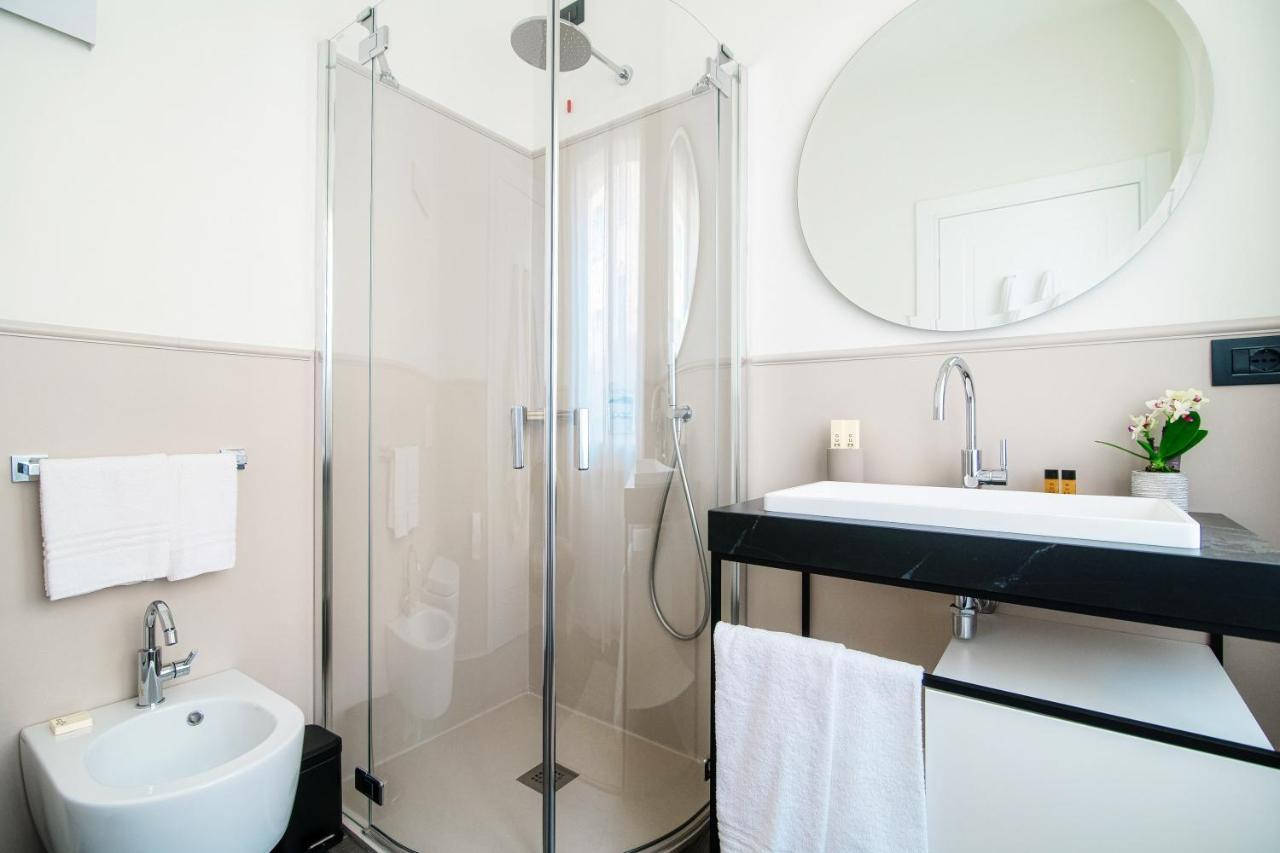 In Centro Luxury Rooms Como Exterior photo