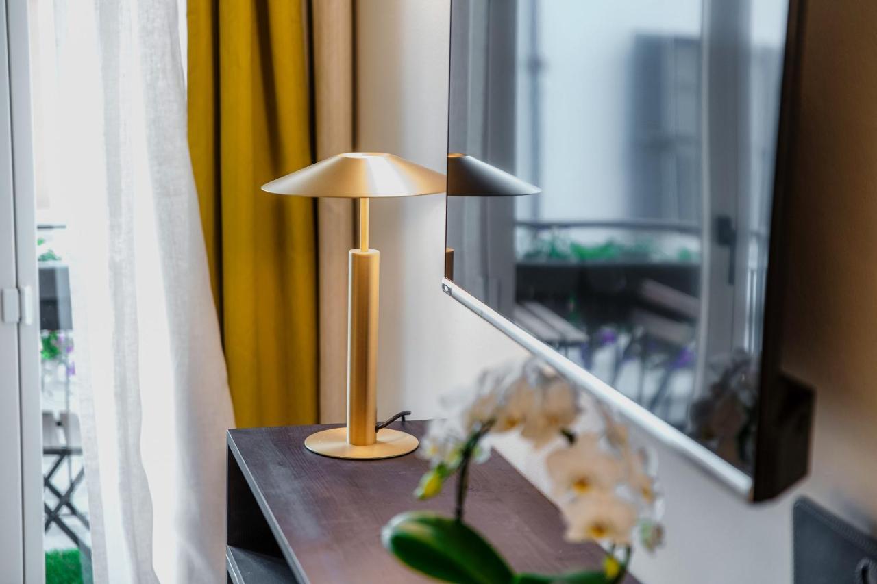 In Centro Luxury Rooms Como Exterior photo