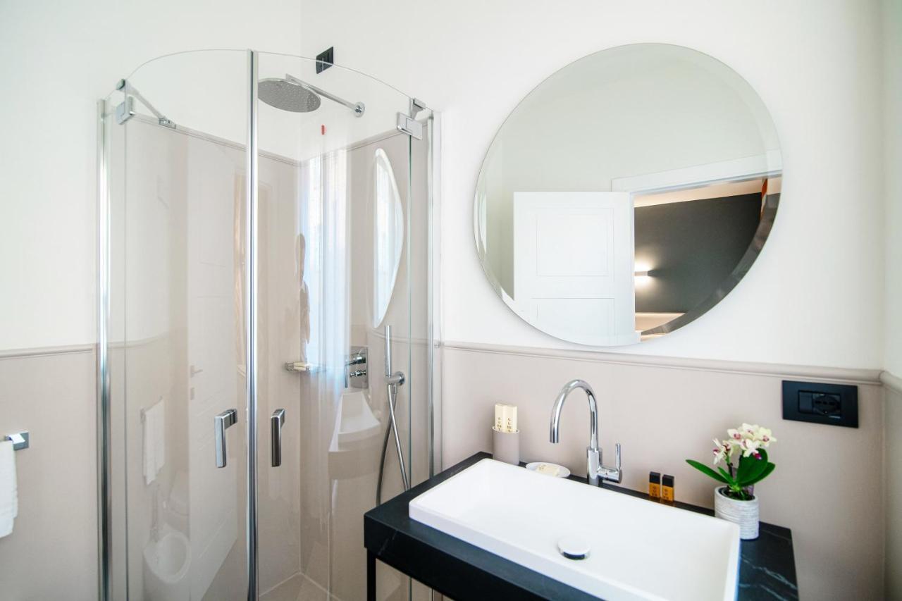 In Centro Luxury Rooms Como Exterior photo