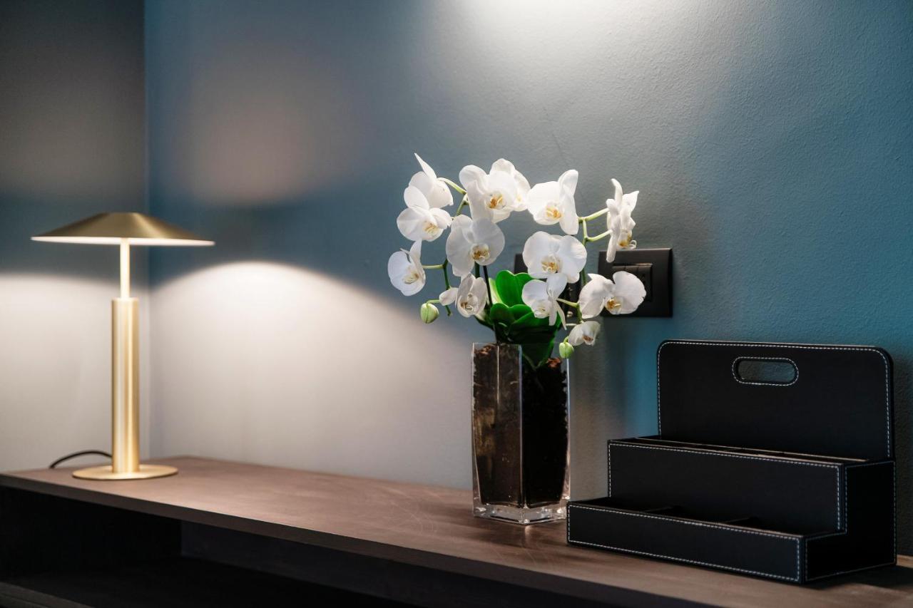 In Centro Luxury Rooms Como Exterior photo
