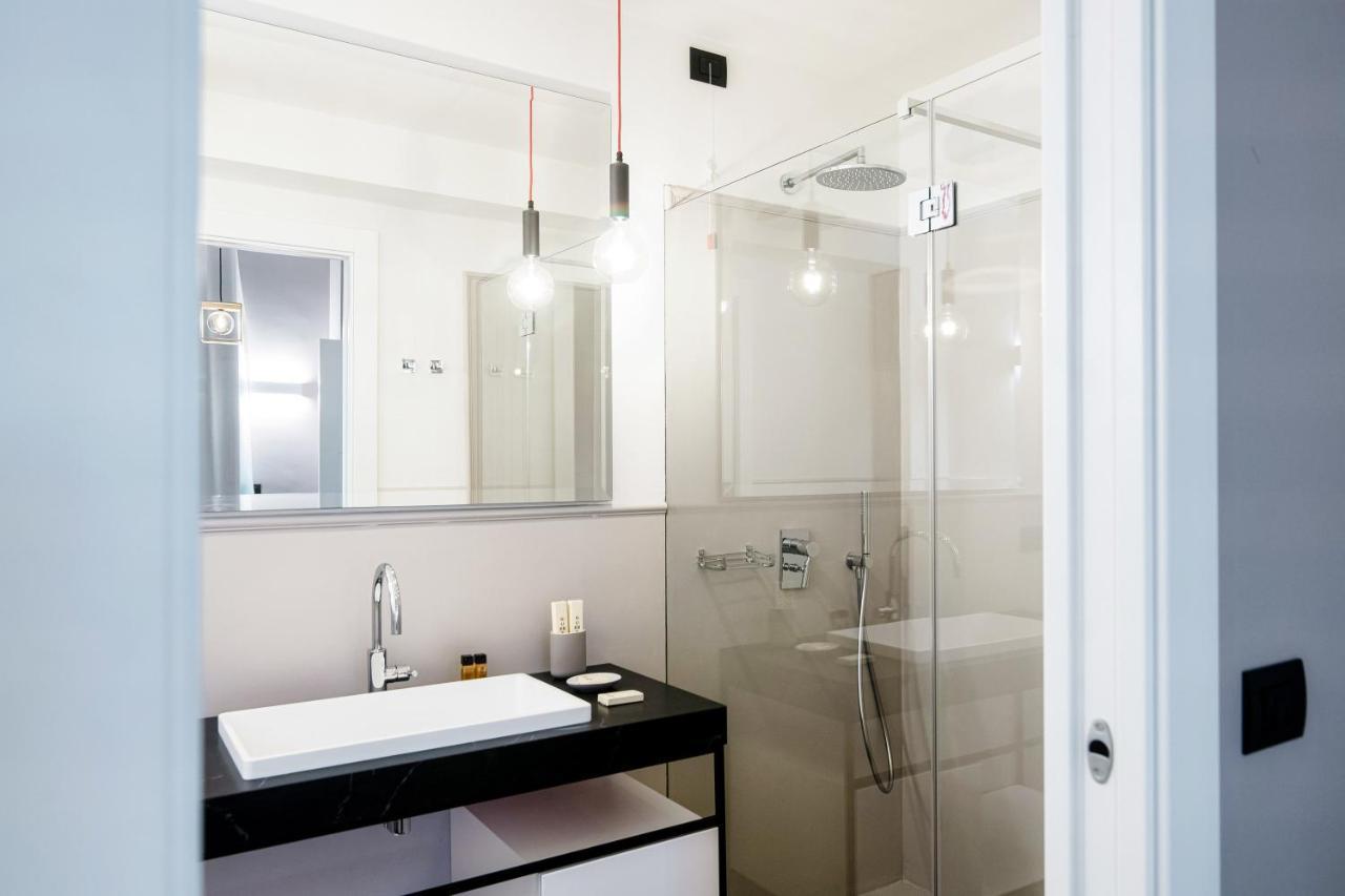 In Centro Luxury Rooms Como Exterior photo